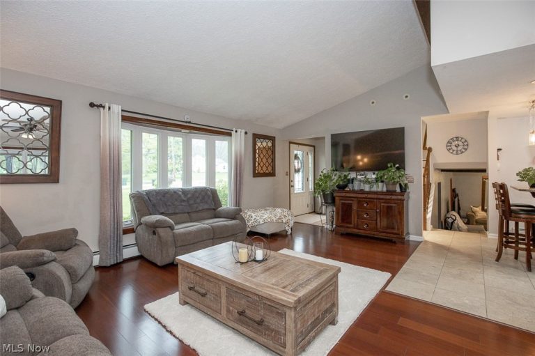 18810 Dellwood Drive, Walton Hills, OH - Photo 4