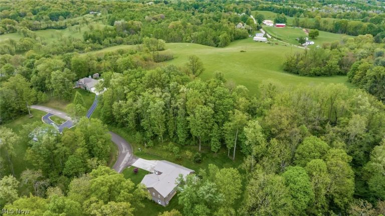 2950 Corbin Drive, Zanesville, OH - Photo 3