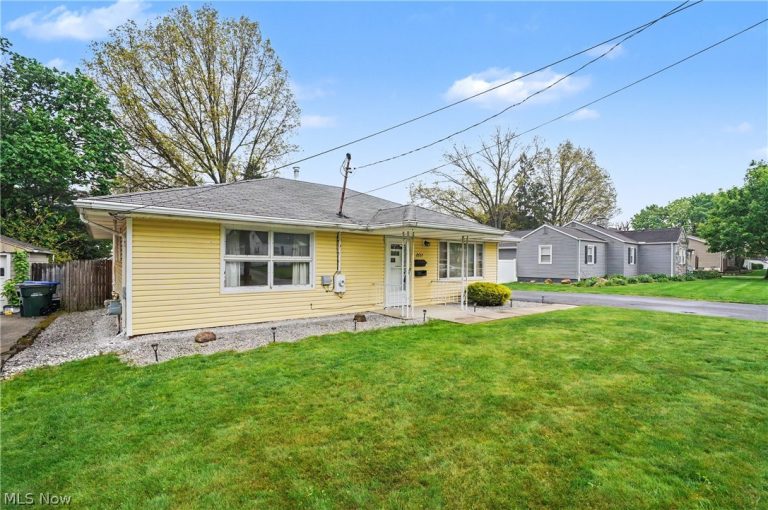 2651 11th Street, Cuyahoga Falls, OH - Photo 2
