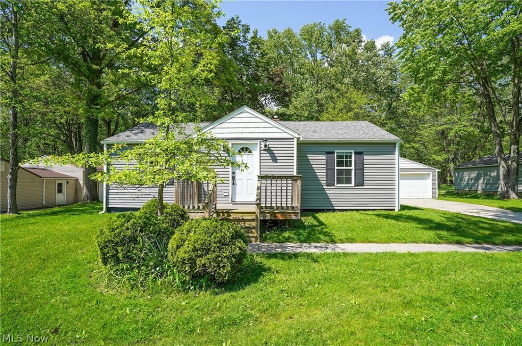 1987 King Drive, Stow, OH