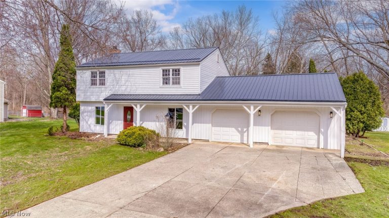 8051 Wren Drive, Macedonia, OH - Photo 3