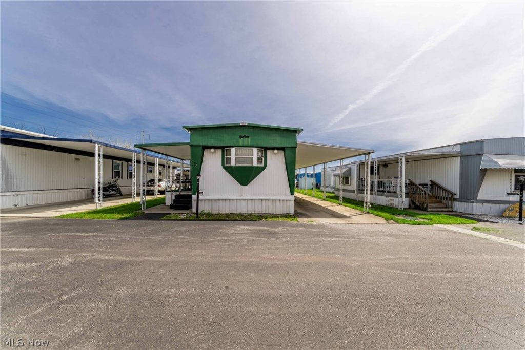 3000 Brookpark Road #15, Cleveland, OH