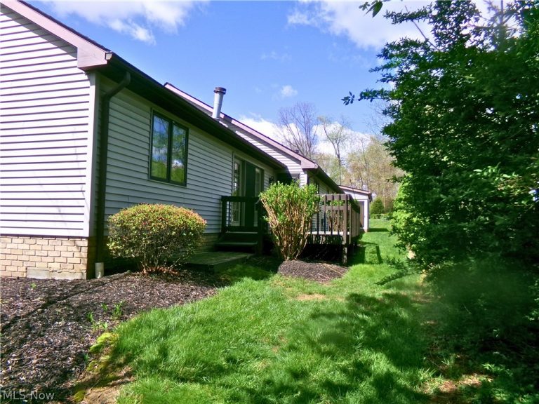 4911 Pond Drive, North Canton, OH - Photo 5