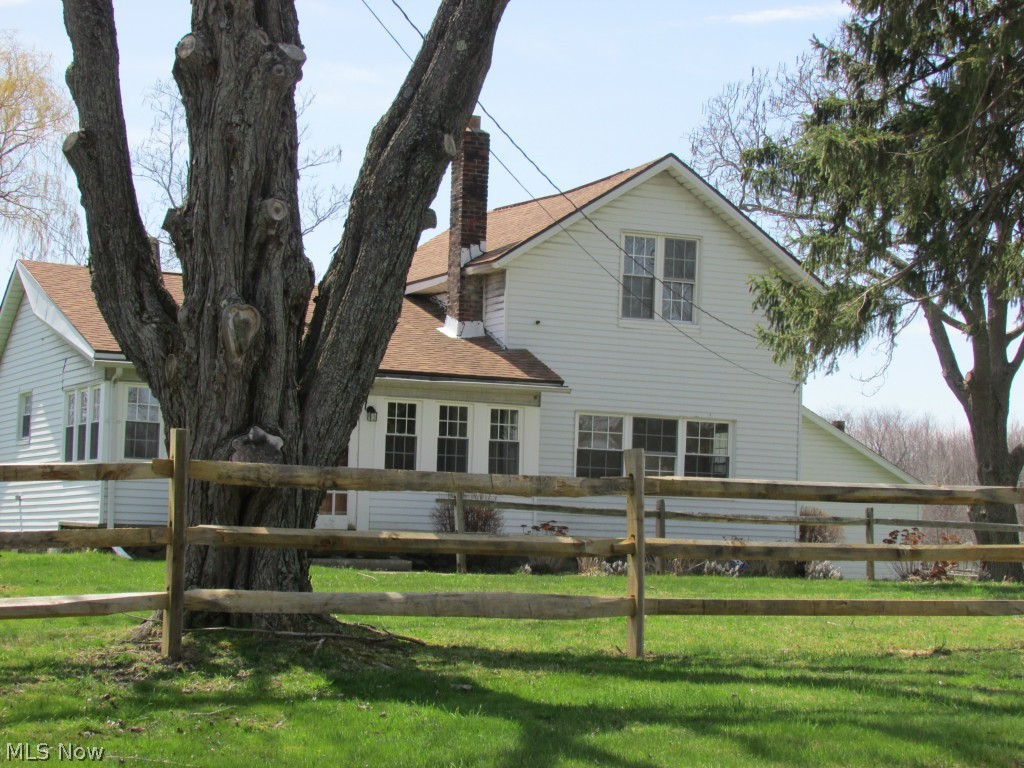 17199 Leggett Road, Montville, OH