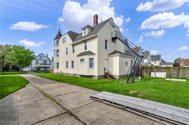 3408 Riverside Avenue, Cleveland, OH - Photo 4