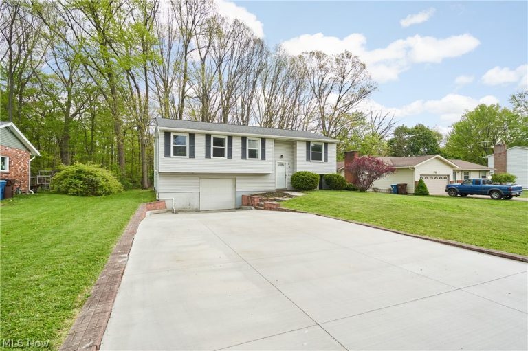 5165 Fawn Drive, New Franklin, OH - Photo 2