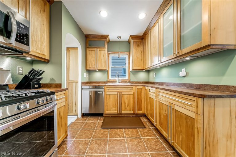 7415 Jameson Road, Parma, OH - Photo 6