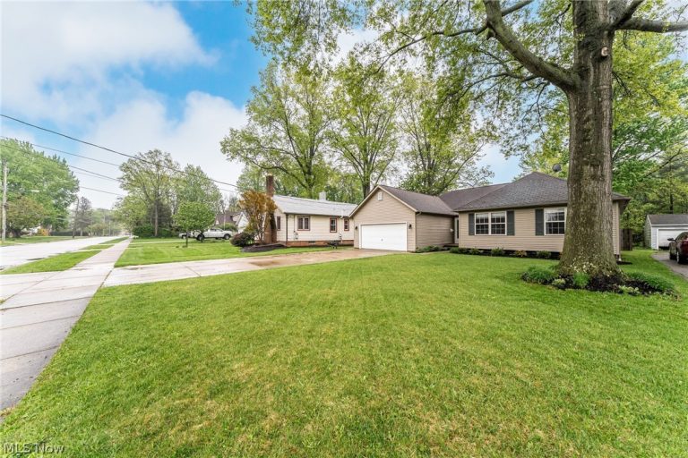 22461 Macbeth Avenue, Fairview Park, OH - Photo 2