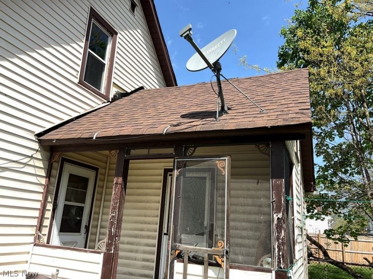 3357 30th Street, Cleveland, OH - Photo 2