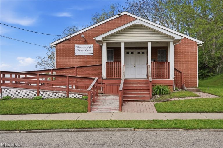611 Hartford Avenue, Canton, OH - Photo 3