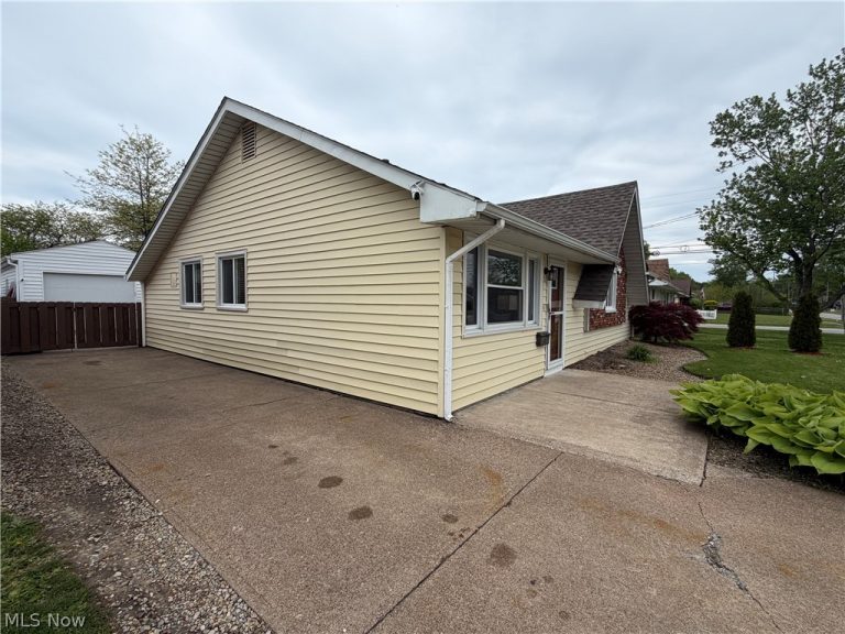 4219 Brockley Avenue, Sheffield Lake, OH - Photo 3