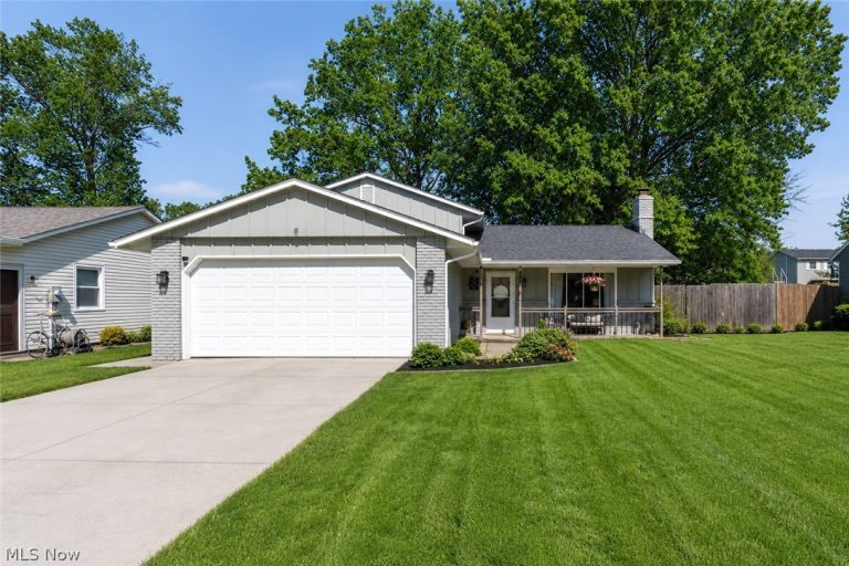 4621 Tanglewood Drive, Lorain, OH - Photo 2