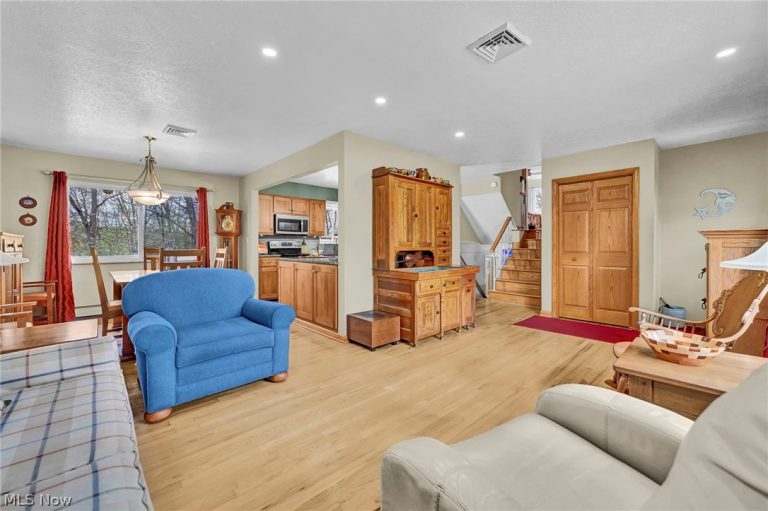 3109 Fair Oaks Drive, Norton, OH - Photo 8