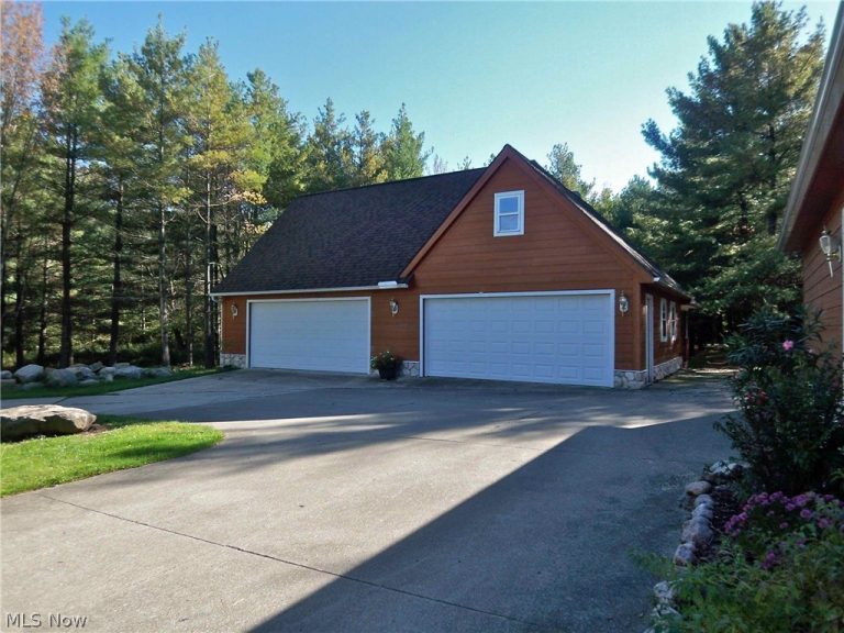 14543 Ensign Road, Burton, OH - Photo 2