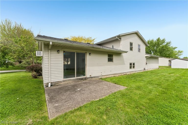 102 California Avenue, Elyria, OH - Photo 5
