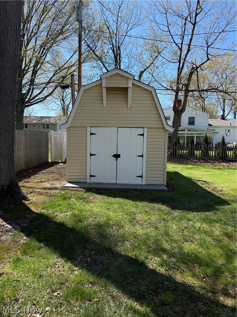 254 Vinewood Drive, Avon Lake, OH - Photo 4