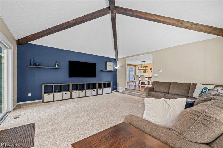 17258 Long Meadow Trail, Chagrin Falls, OH - Photo 5