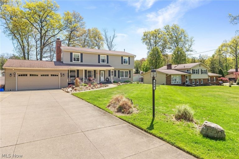 690 Deerwood Drive, Tallmadge, OH - Photo 2