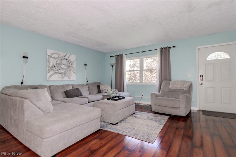 477 Hickory Lane, Painesville, OH - Photo 4