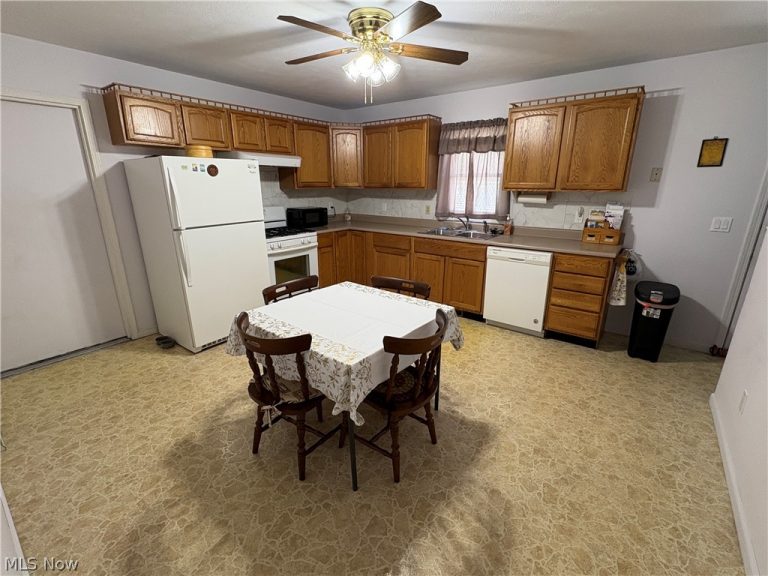 1945 Nair Street, Youngstown, OH - Photo 8