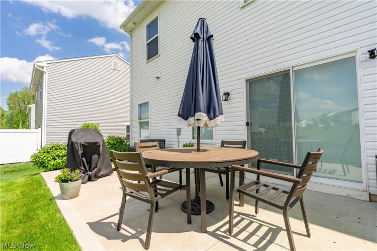 1362 Maple Grove Lane, Uniontown, OH - Photo 6