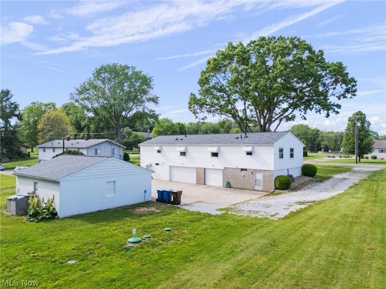 120 Center Road, New Franklin, OH - Photo 4