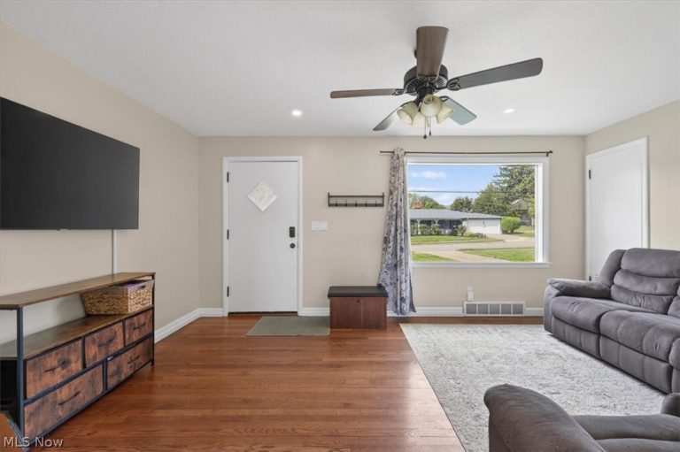437 Wilson Avenue, Girard, OH - Photo 5