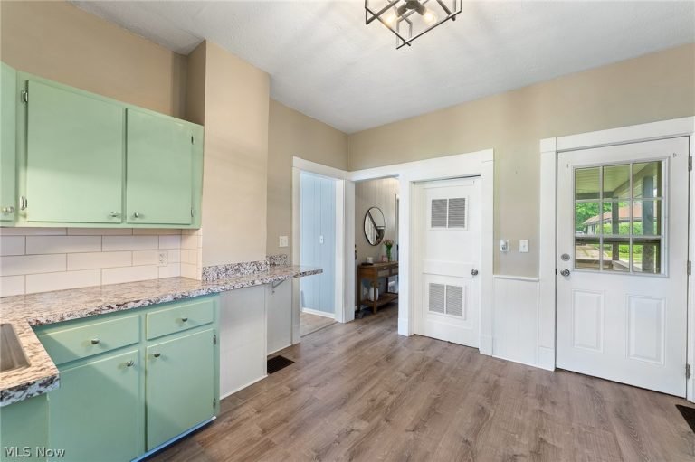 111 Liberty Street, Girard, OH - Photo 4