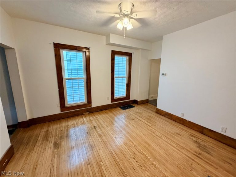 4254 Harrison Street, Bellaire, OH - Photo 4