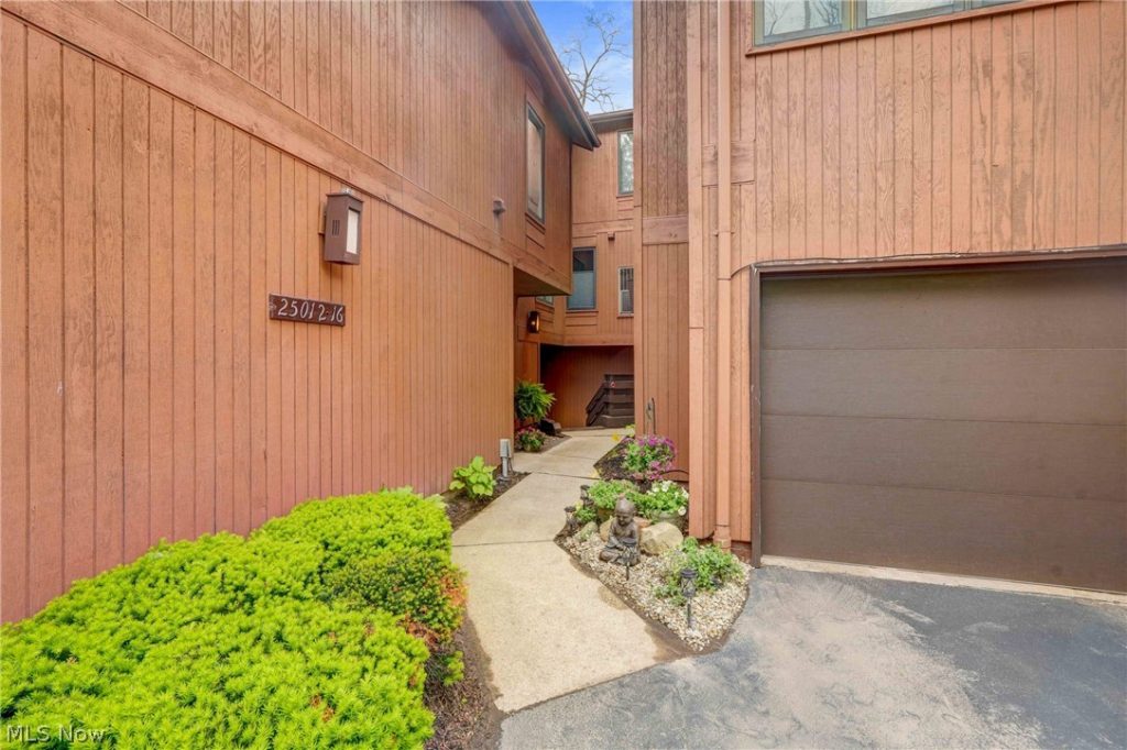 25016 Mill River Road, Olmsted Falls, OH