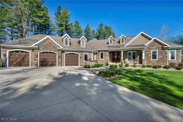 12690 Barrington Lane, Chesterland, OH - Photo 2