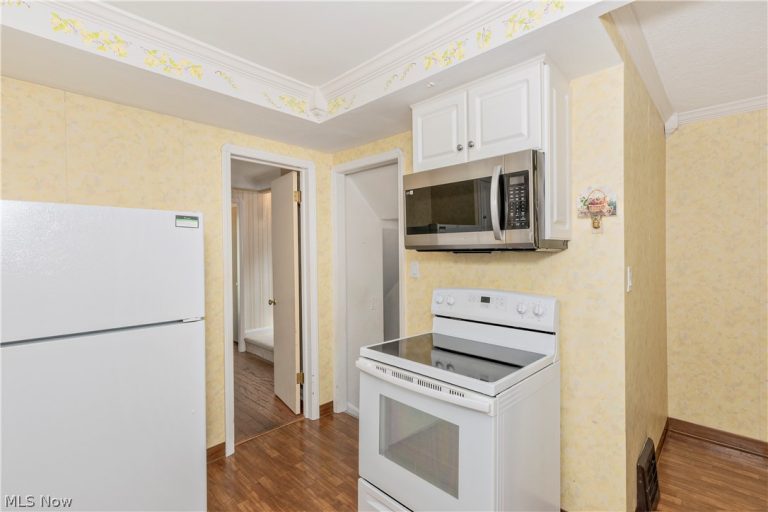 4810 Westbourne Road, Lyndhurst, OH - Photo 2