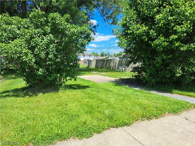 1413 Beckett Avenue, Cambridge, OH - Photo 3