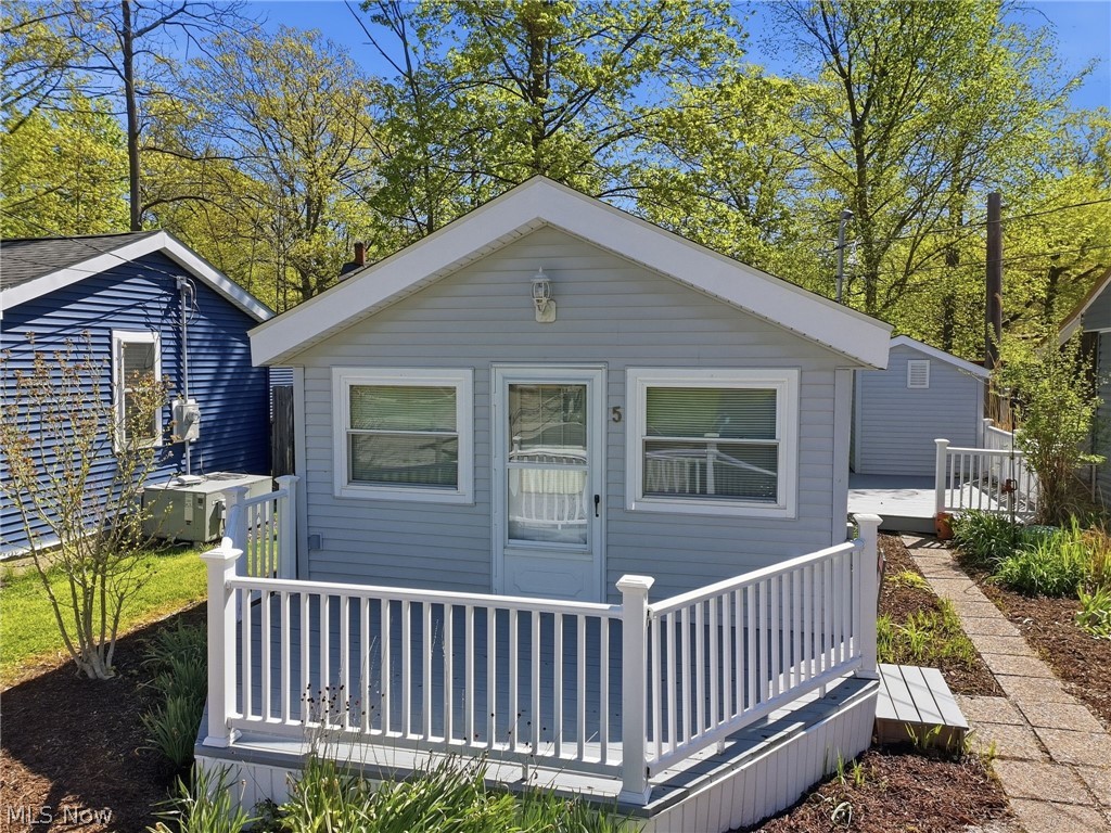 5825 Lake Road, Ashtabula, OH