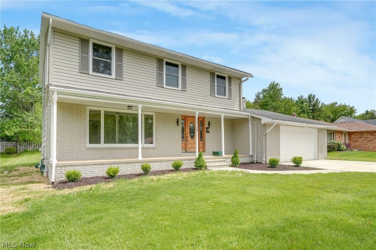 33065 Arlesford Drive, Solon, OH - Photo 2