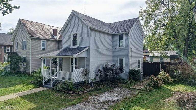 325 Maryland Avenue, Sebring, OH - Photo 2