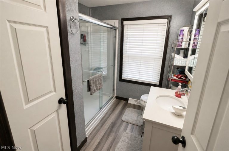 375 Huston Street, Barberton, OH - Photo 6