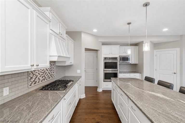 4801 Stag Thicket Lane, Brunswick, OH - Photo 8
