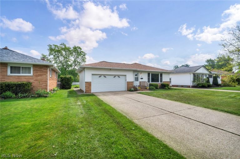 1299 Jackie Lane, Mayfield Heights, OH - Photo 4
