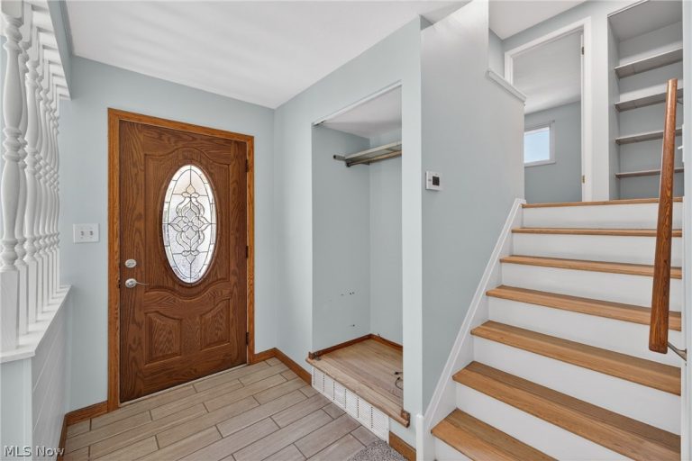 6588 Glenallen Avenue, Solon, OH - Photo 3