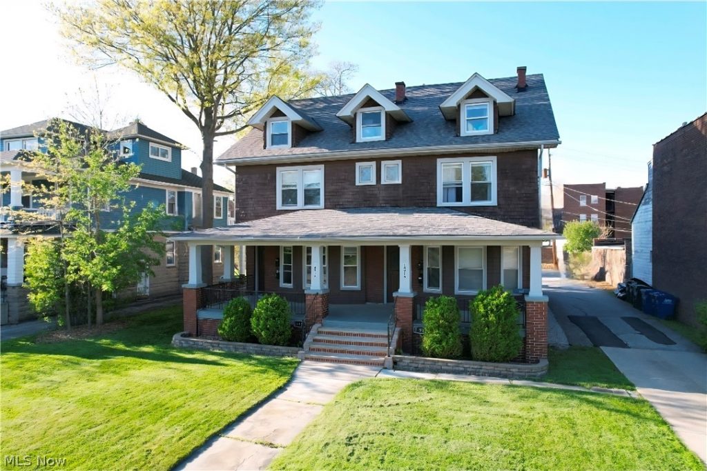 14916 Clifton Boulevard, Lakewood, OH
