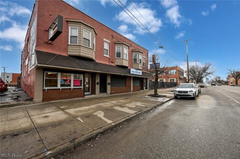 5384 Saint Clair Avenue, Cleveland, OH - Photo 2