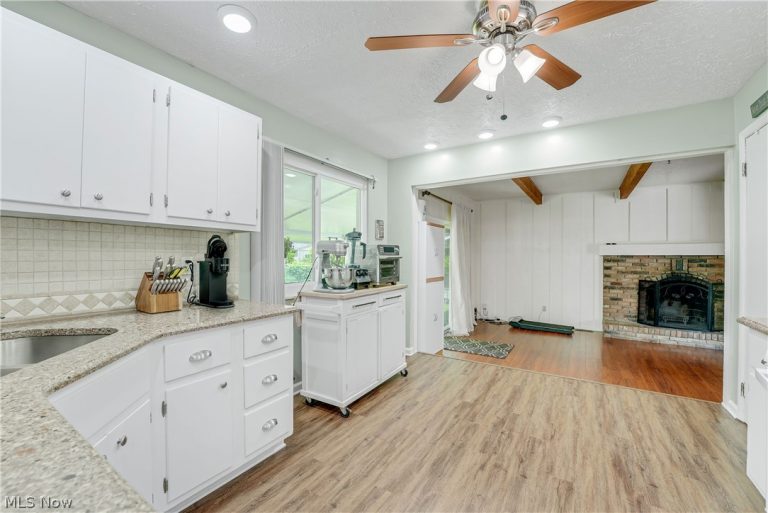 6430 Glenallen Avenue, Solon, OH - Photo 8