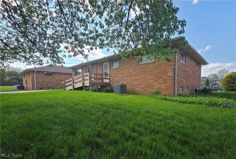 1423 Roanoke Drive, Parma, OH - Photo 6