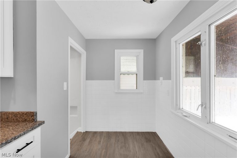 22501 Arms Avenue, Euclid, OH - Photo 8