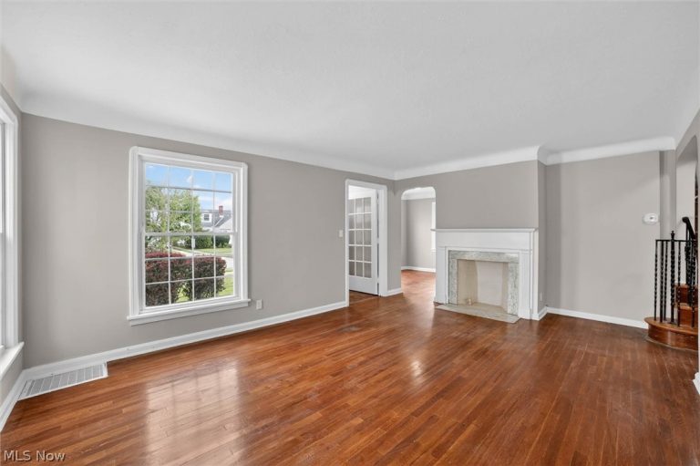 10204 Mccracken Boulevard, Garfield Heights, OH - Photo 6