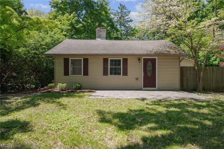 10137 Johnnycake Ridge Road, Concord Twp, OH - Photo 3