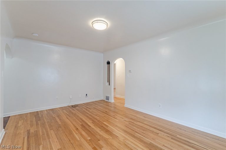 10800 Vernon Avenue, Garfield Heights, OH - Photo 5