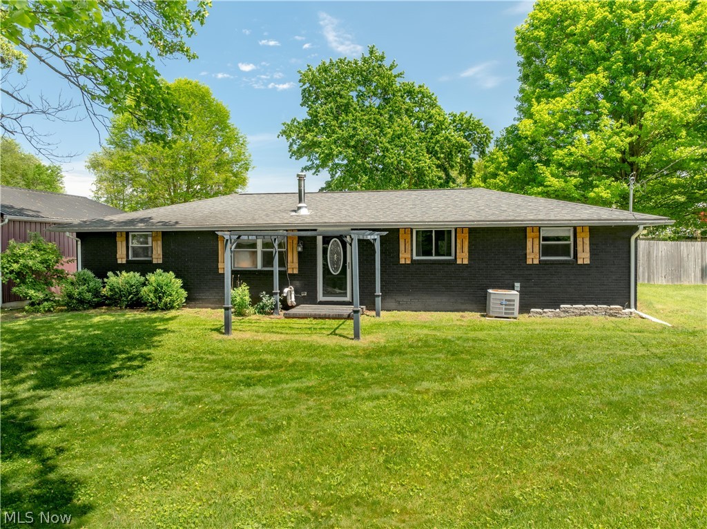 3190 Irish Road, Magnolia, OH