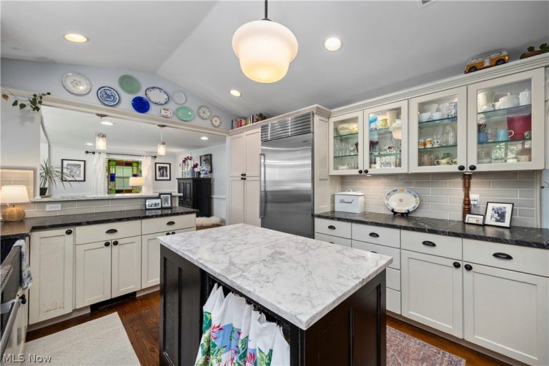25547 Lake Road, Bay Village, OH - Photo 6
